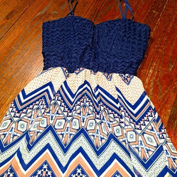 Medium Rue21 Sleeveless Spaghetti Strap Blue Tan Cream Maxi Dress - Picture 1 of 9